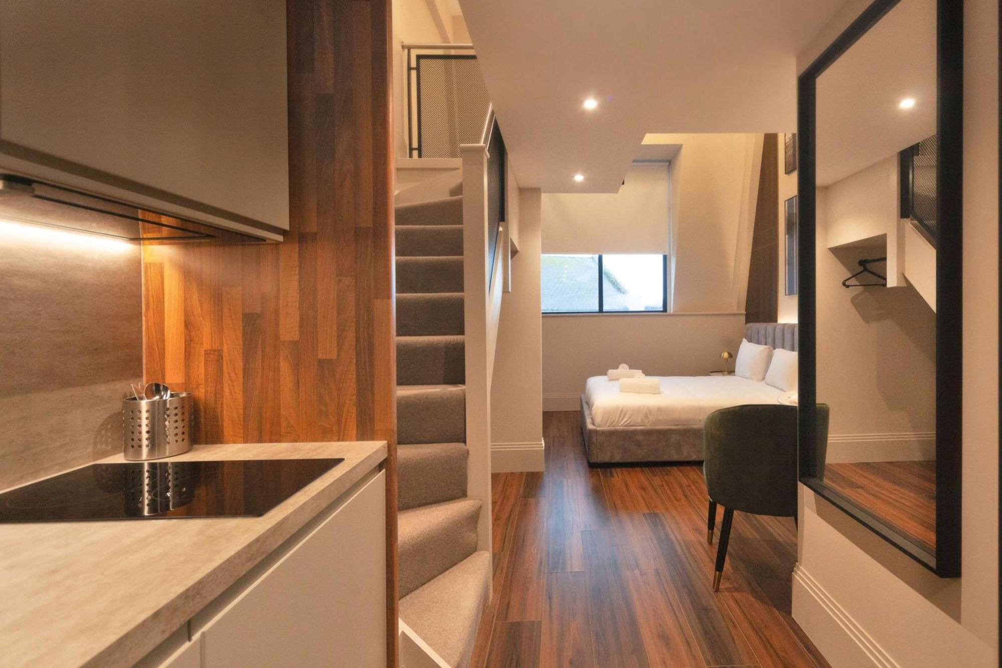 Stunning Mezzanine In Apartment *